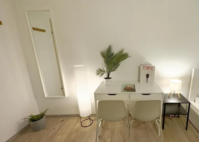 Lägenhet 1 Bedroom Apartments, 18 Minutes To The Center, Smart Tv